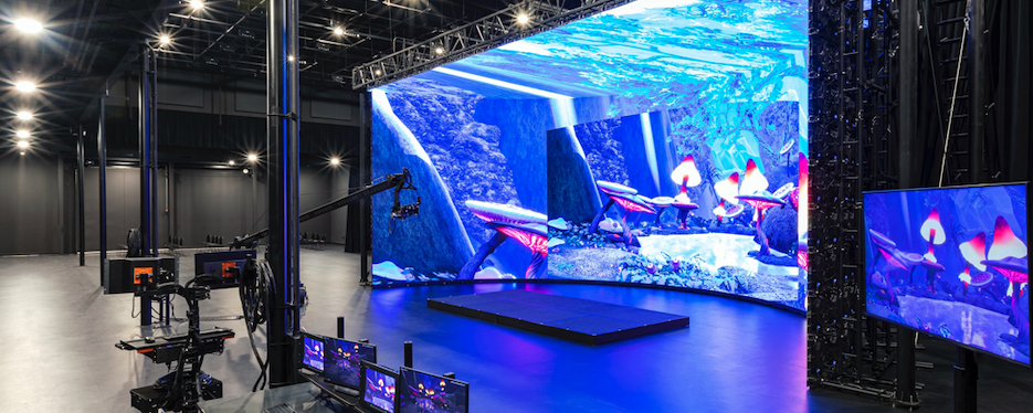 Indoors, Room, Studio, Computer Hardware, Electronics, Hardware, Monitor, Screen