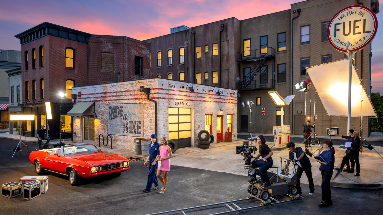 City, Neighborhood, Car, Person, Urban, Street, Spoke, Hat, Lamp, Shoe