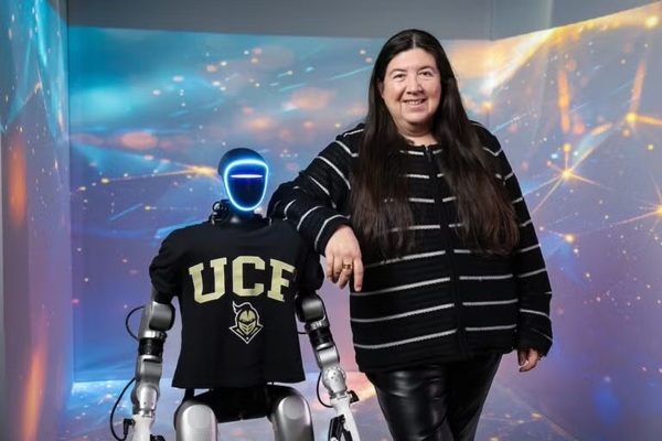 UCF Carolina Cruz Neira Robot