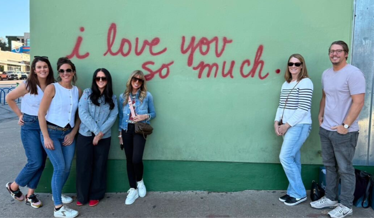 Pants, Groupshot, Person, Female, Girl, Teen, Jeans, Adult, Male, Man