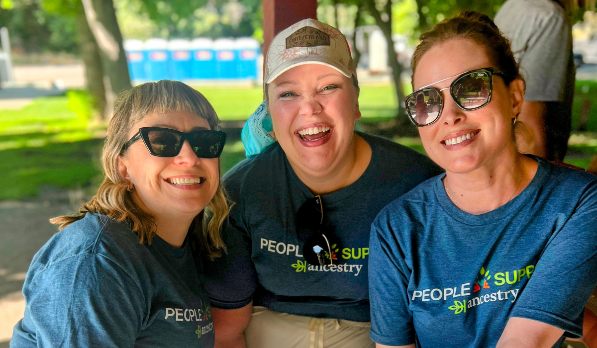 Accessories, Sunglasses, T-Shirt, Glasses, Face, Head, Person, Portrait, Baseball Cap, Smile