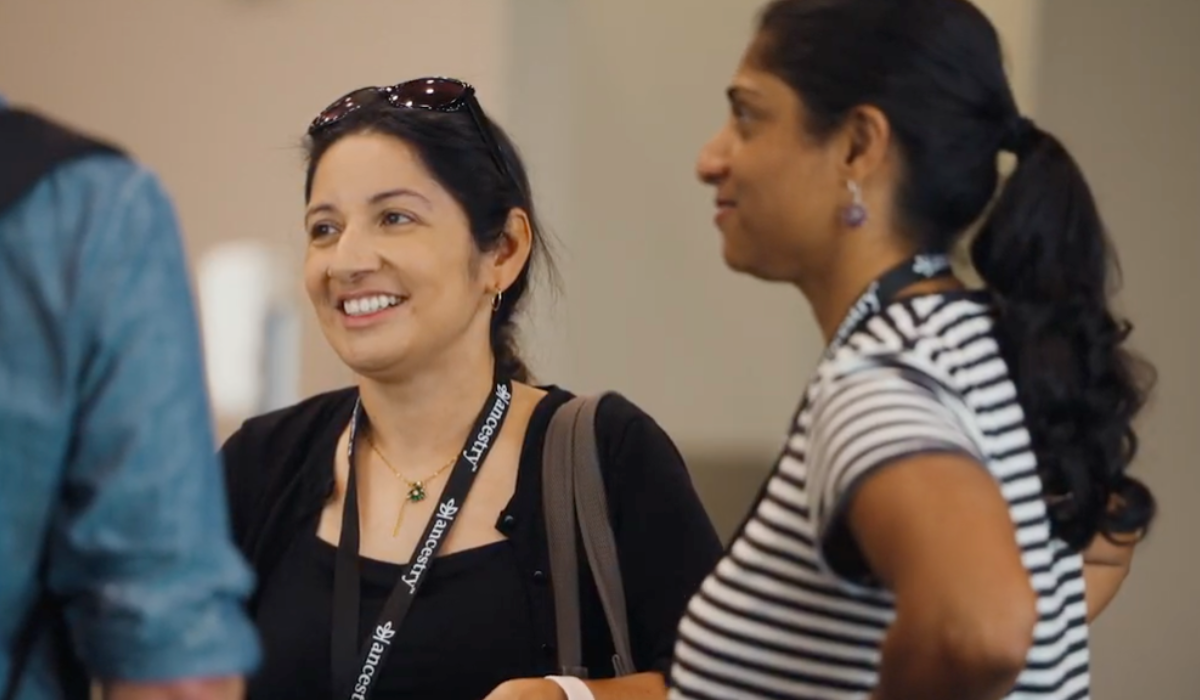 Face, Happy, Head, Person, Smile, Laughing, Adult, Female, Woman, Conversation