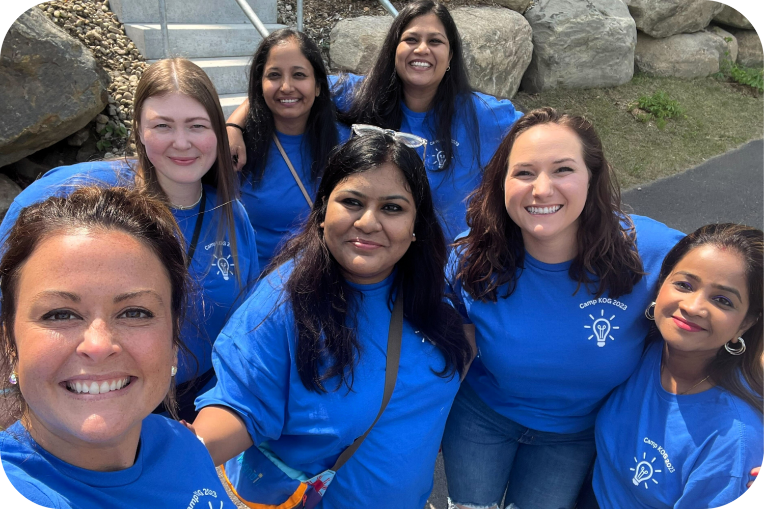 Face, Head, Person, Photography, Portrait, T-Shirt, People, Pants, Selfie, Woman