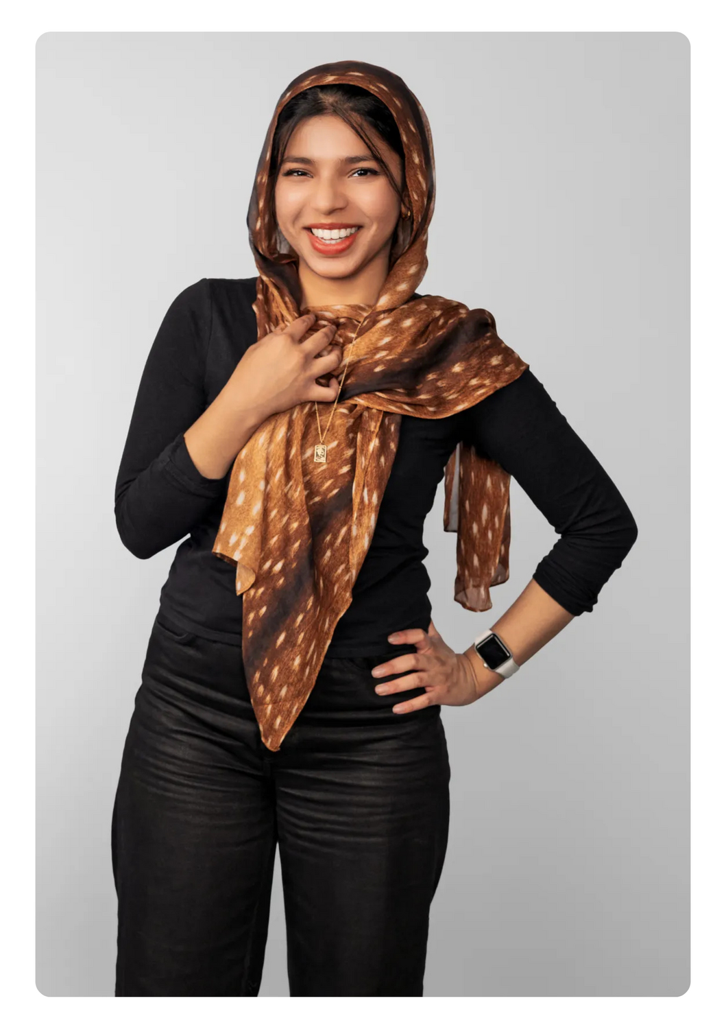 Clothing, Scarf, Adult, Female, Person, Woman, Face, Head, Smile, Stole