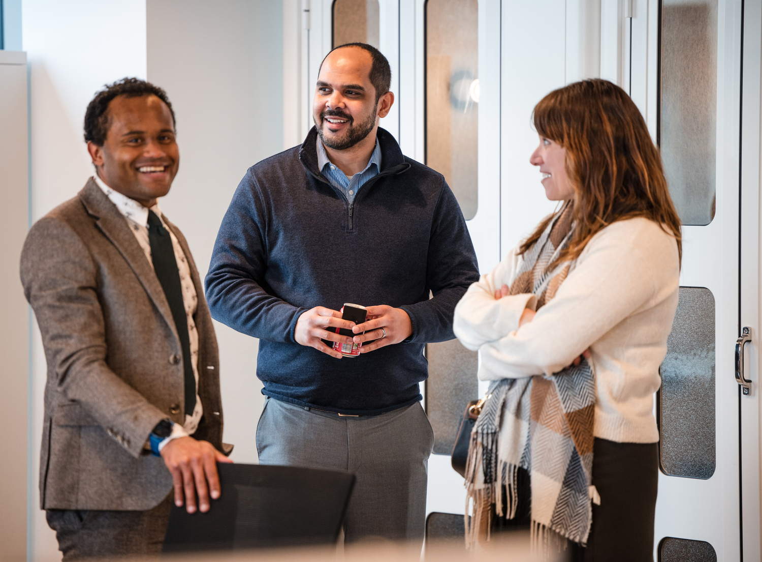 Adult, Female, Person, Woman, Male, Man, Tie, Handbag, Wristwatch, Ring