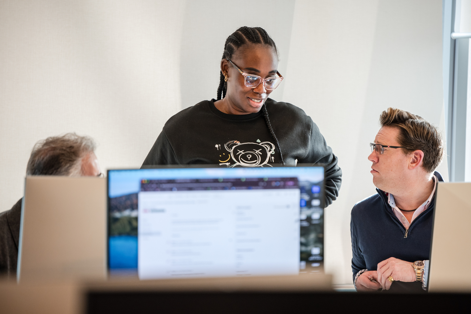 Laptop, Pc, Ring, Screen, Monitor, Adult, Male, Man, Person, People