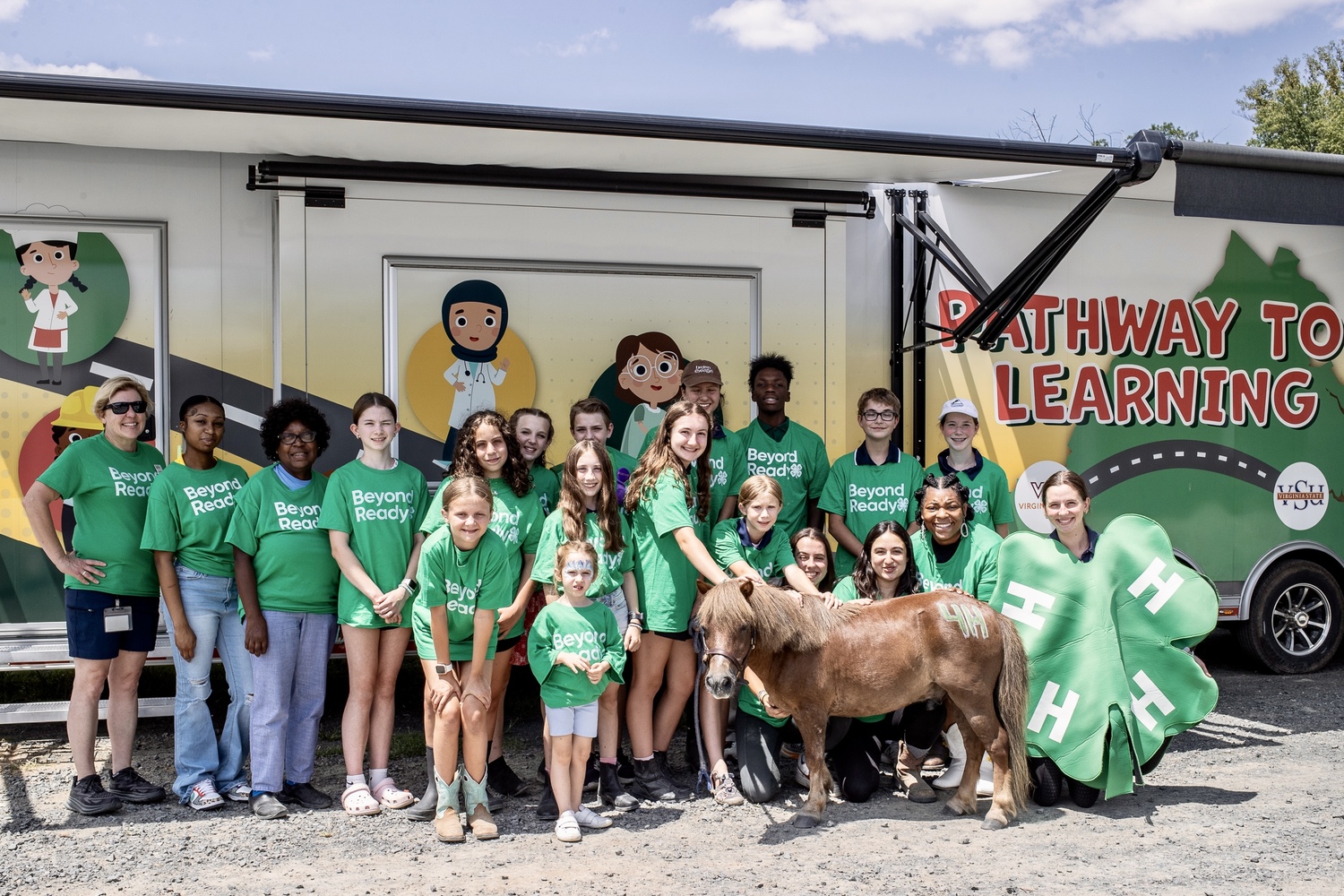 Virginia 4-H participants at a Science on Wheels event.