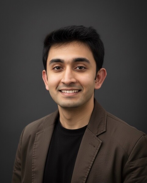 Head, Person, Face, Photography, Portrait, Smile, Neck, Dimples, Adult, Man
