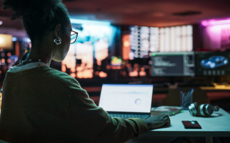 Computer, Laptop, Pc, Screen, Computer Hardware, Hardware, Monitor, Person, Computer Keyboard, Table