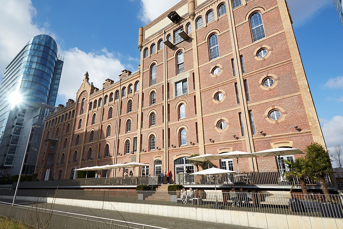 City, Urban, Apartment Building, High Rise, Condo, Housing, Office Building, Person, Building Complex, Street