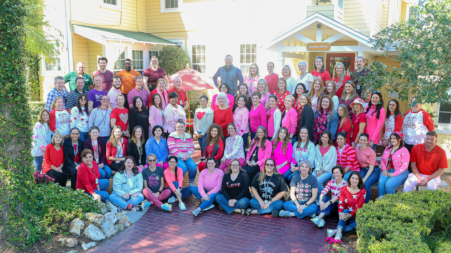 People, Person, College, Adult, Male, Man, Pants, Groupshot, Shelter, Face