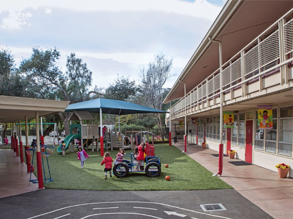 Stratford_Careers_Site_Campus_Pics_(2).png