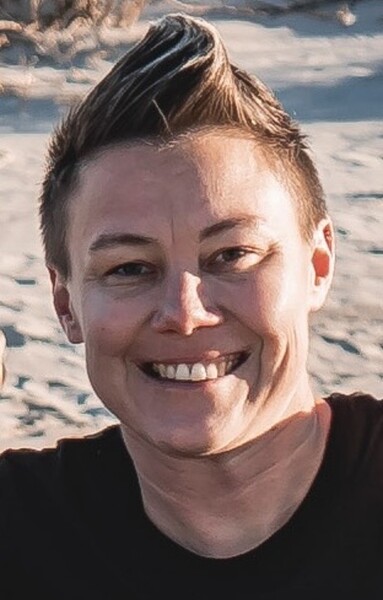 nicoleyeggy_headshot.jpeg