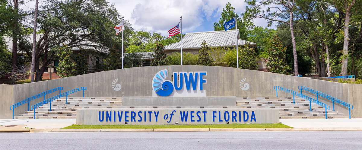 Picture of the new UWF sign as you enter campus