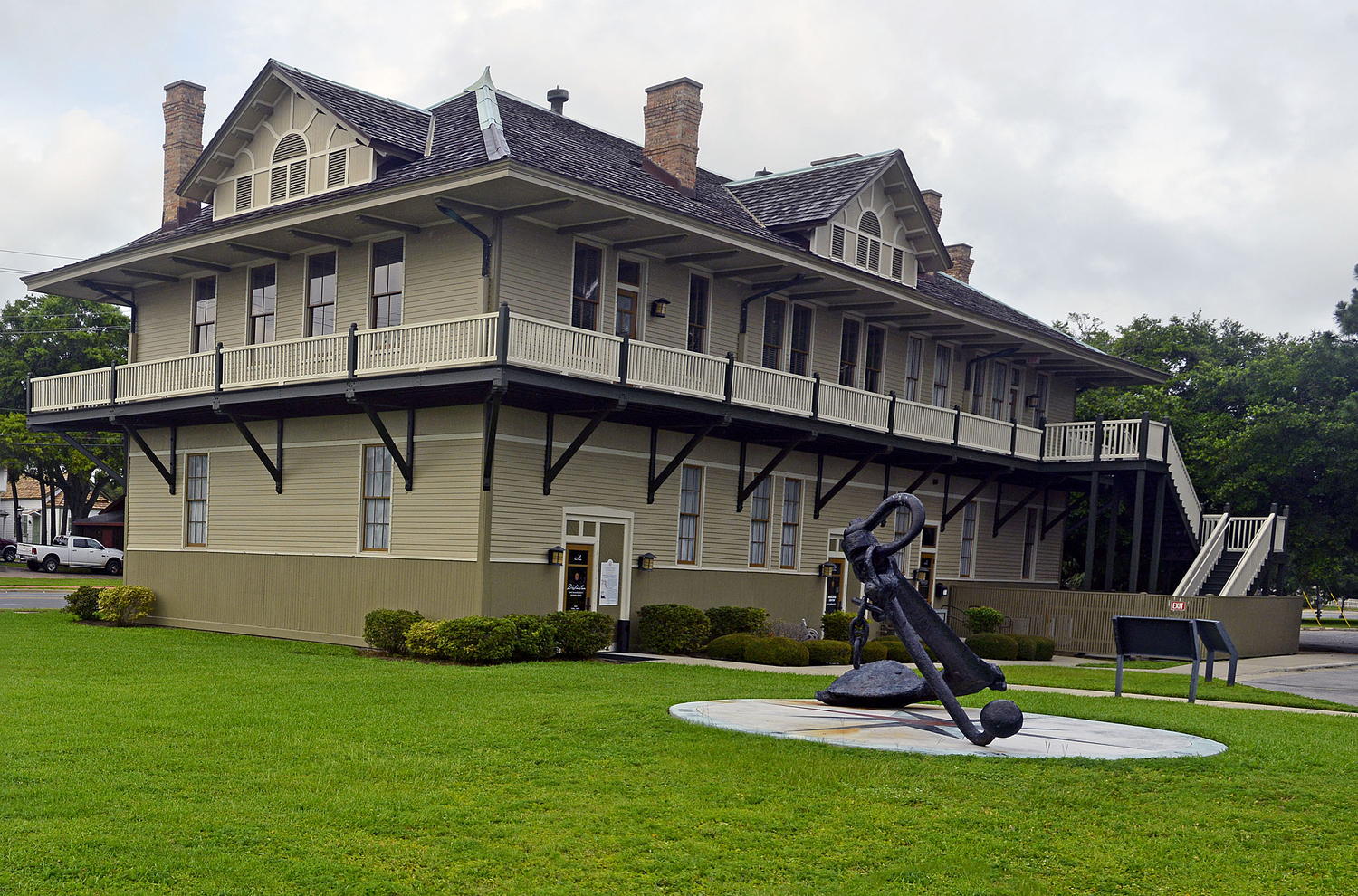 Image of a downtown UWF building 
