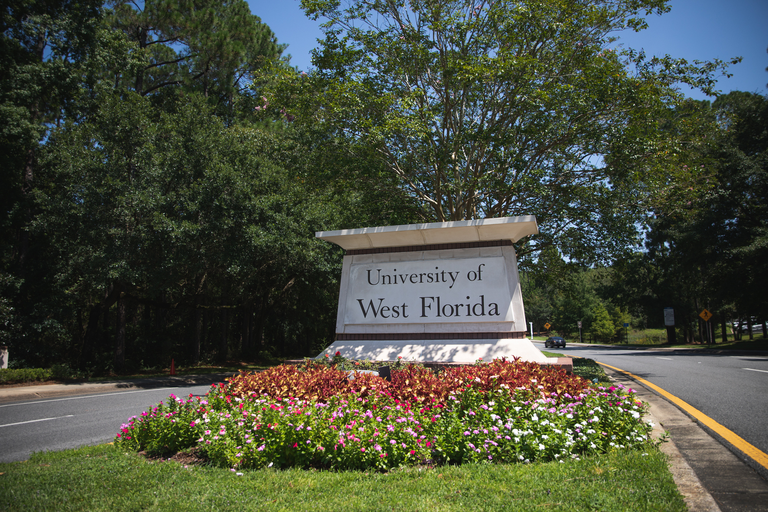 Picture of one of the UWF entrance signs