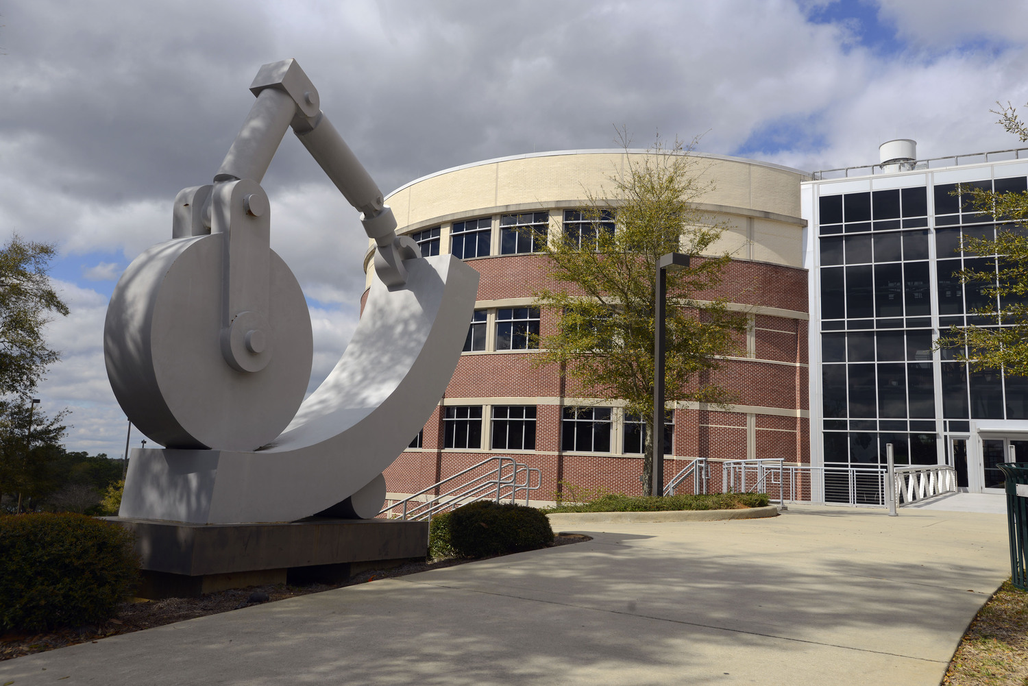 College of Science and Engineering building on campus