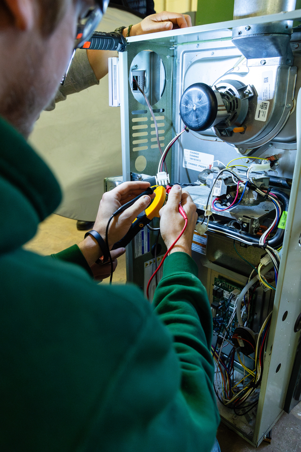 Wiring, Computer Hardware, Electronics, Hardware, Adult, Male, Man, Person, Shoe, Face