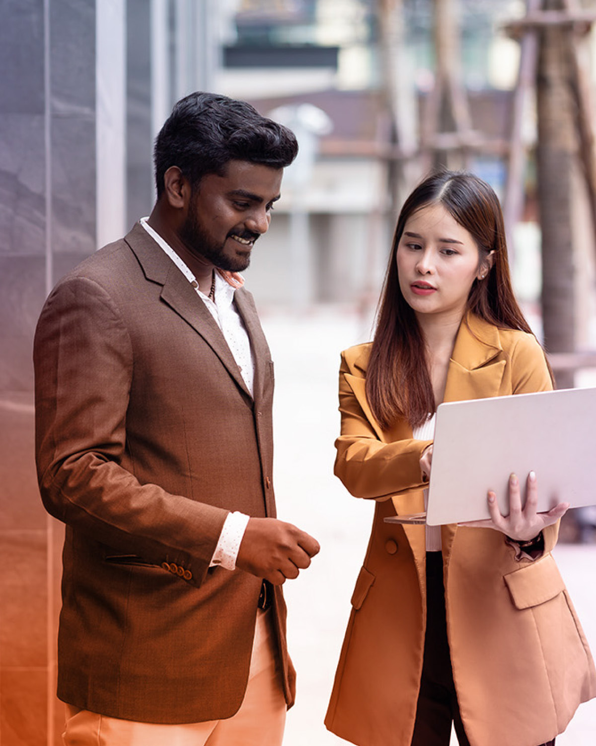 Coat, Adult, Male, Man, Person, Female, Woman, Face, Head, Conversation