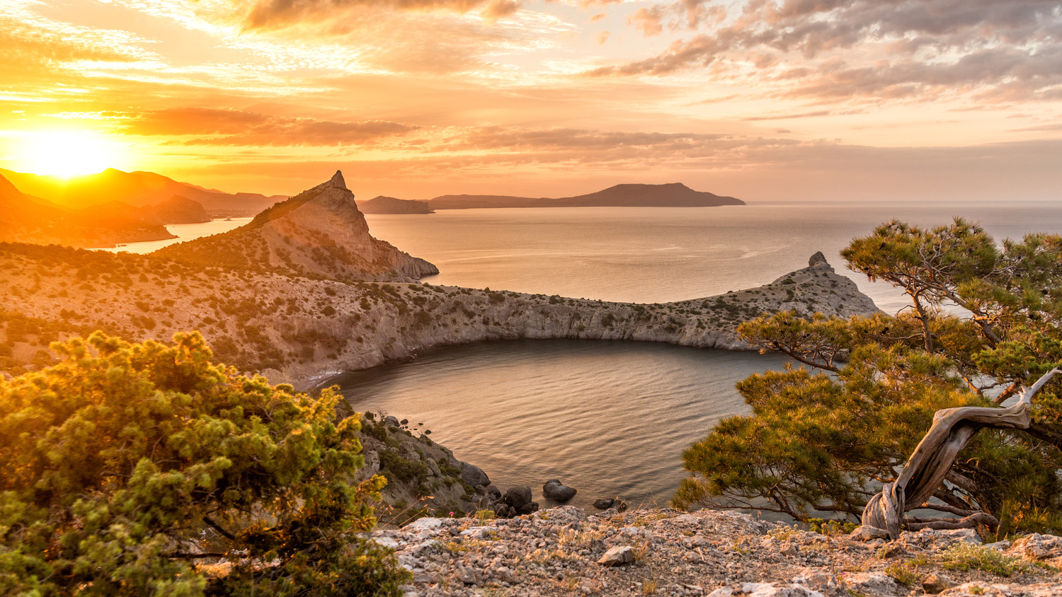 Coast, Nature, Ocean, Outdoors, Sea, Water, Promontory, Shoreline, Land, Scenery, Cliff