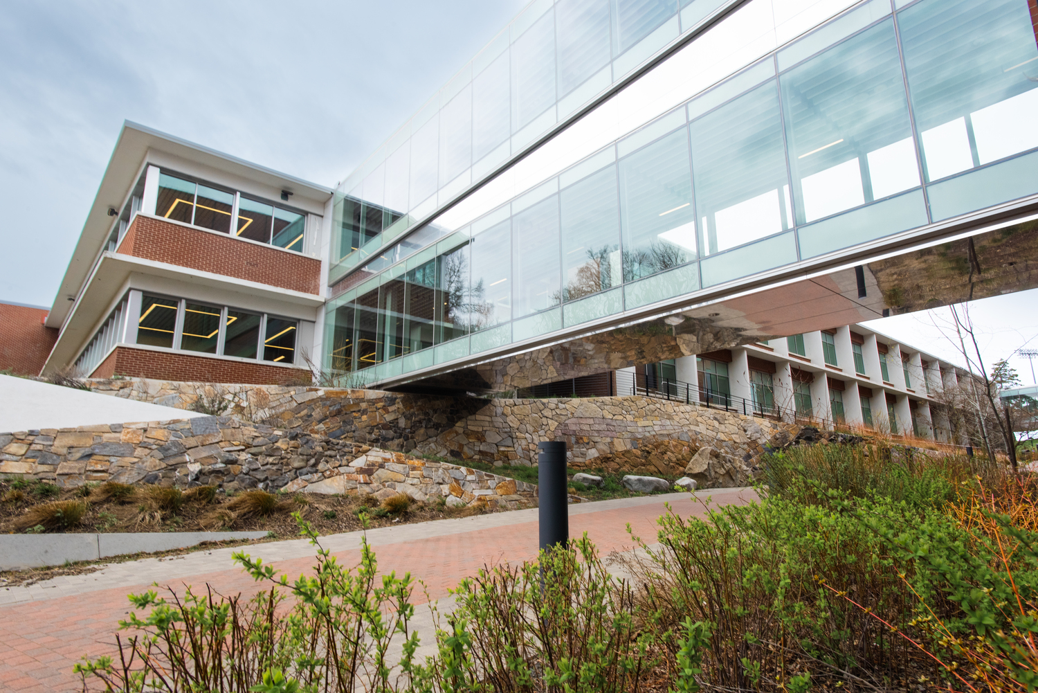 Building, Office Building, City, Urban, Condo, Housing, Campus, Convention Center, Road, Walkway