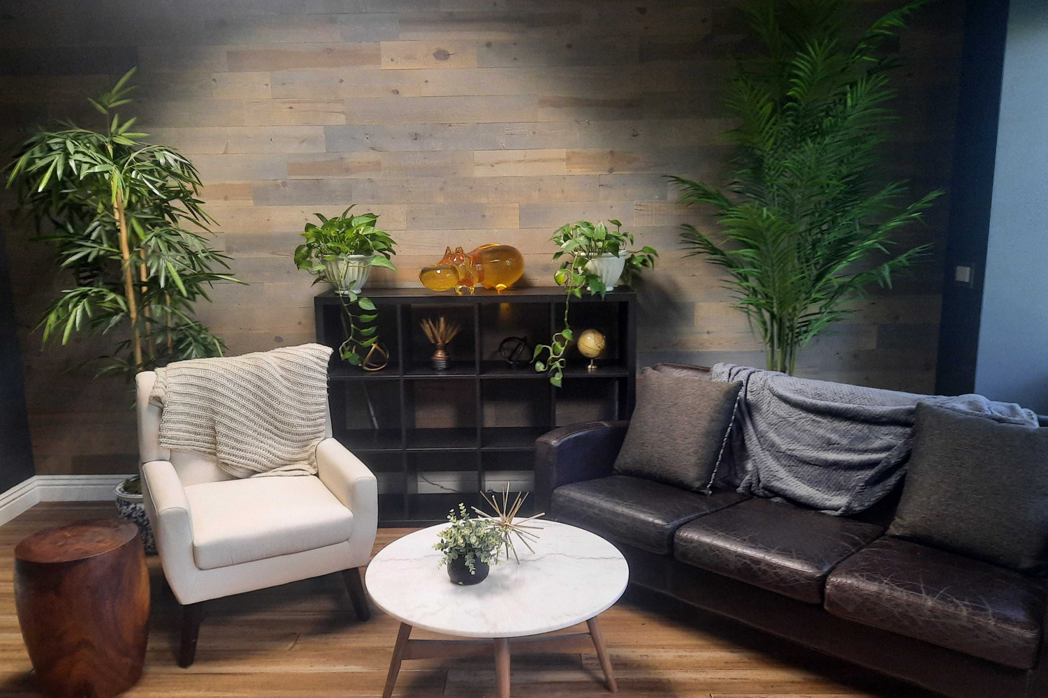 Indoors, Interior Design, Home Decor, Furniture, Table, Living Room, Plant, Couch, Coffee Table, Foyer